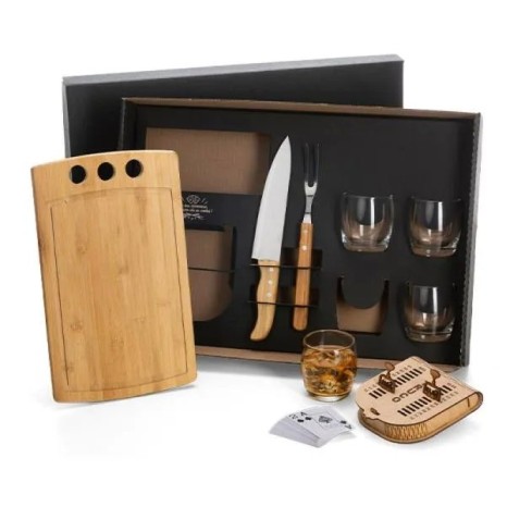 Kit Churrasco, Whisky e Truco 8 Pçs com Jogo de Baralho Personalizado